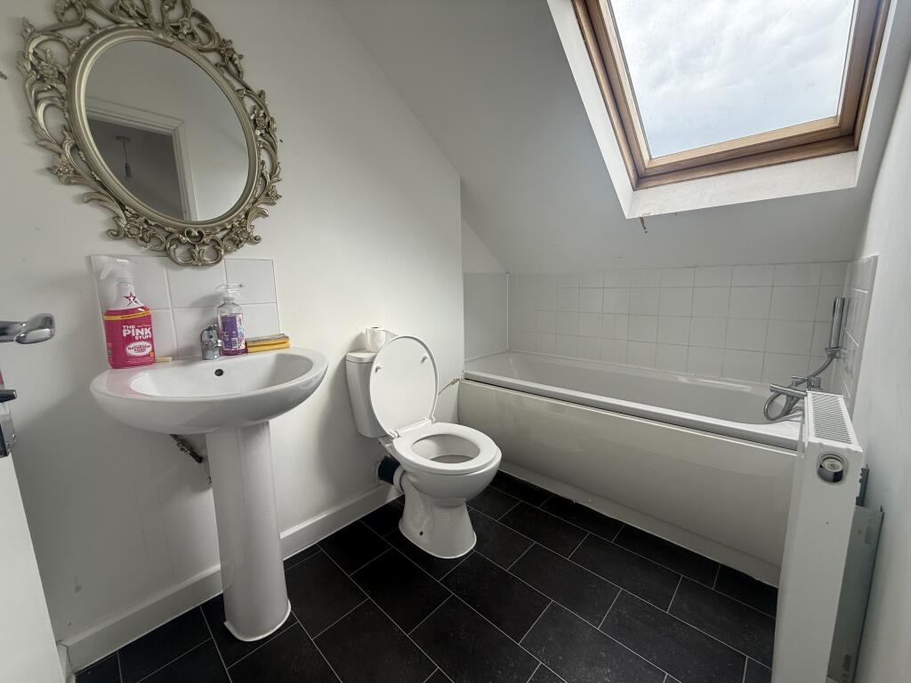 House in Enfield - View 5