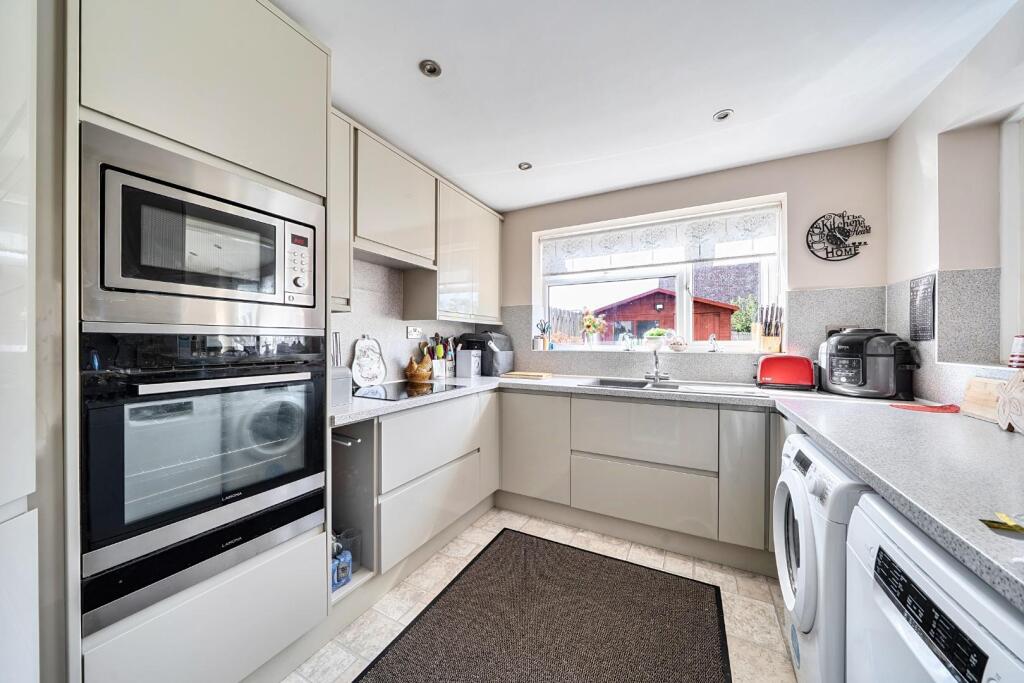 House in Havant, Waterlooville - View 5