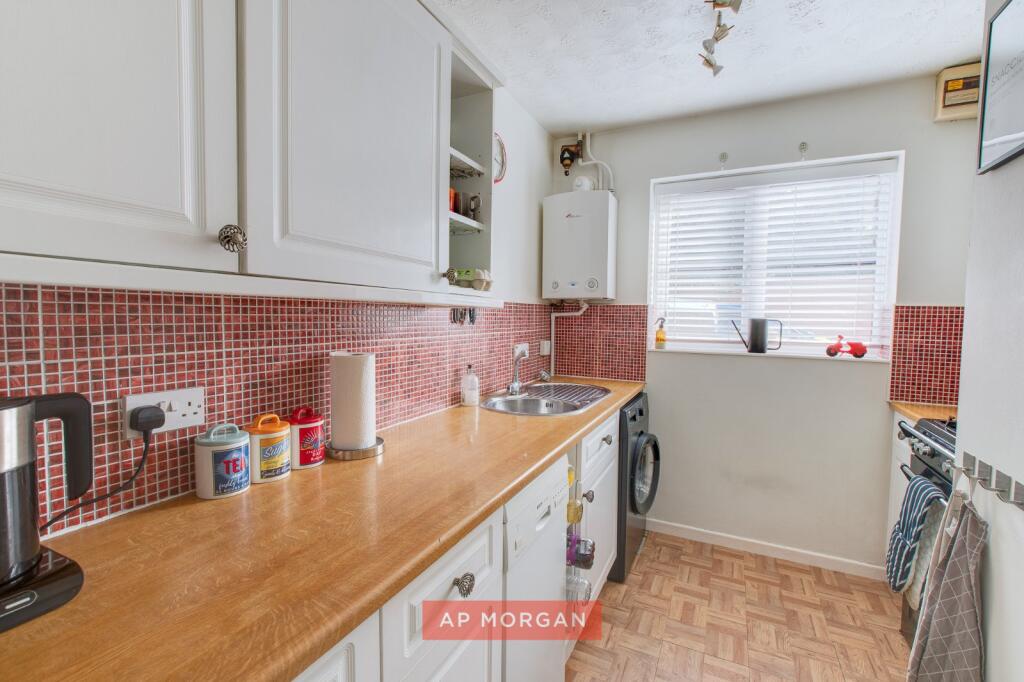 House in Sandwell, West Midlands - More