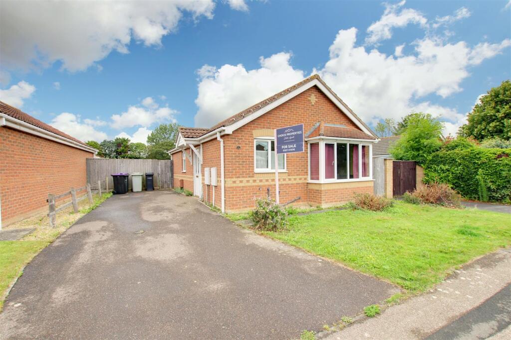 2-bed detached on Dymoke Road, Mablethorpe, £177,000