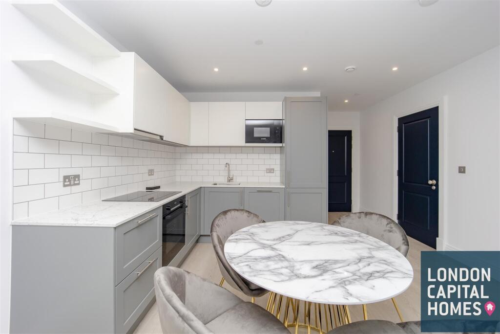 Apartment in London - View 5