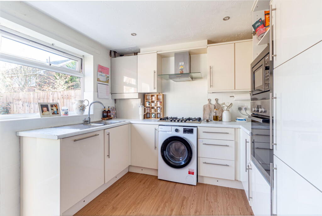 Kirby Avenue, Woodloes Park, Warwick - More