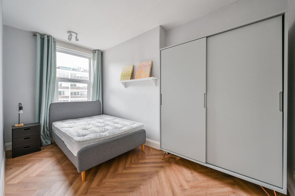 Apartment in London - View 5