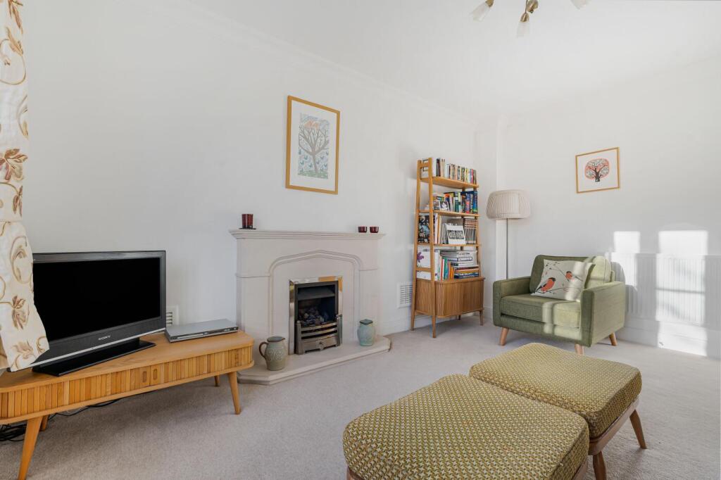 House in Hemel Hempstead - More