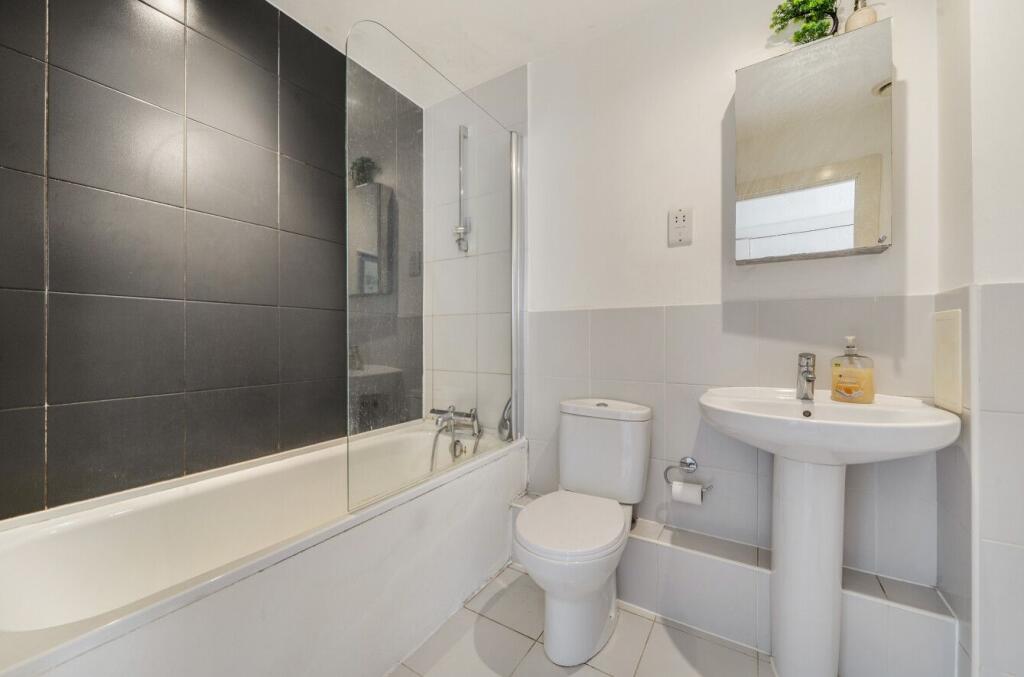 Apartment in London - View 6