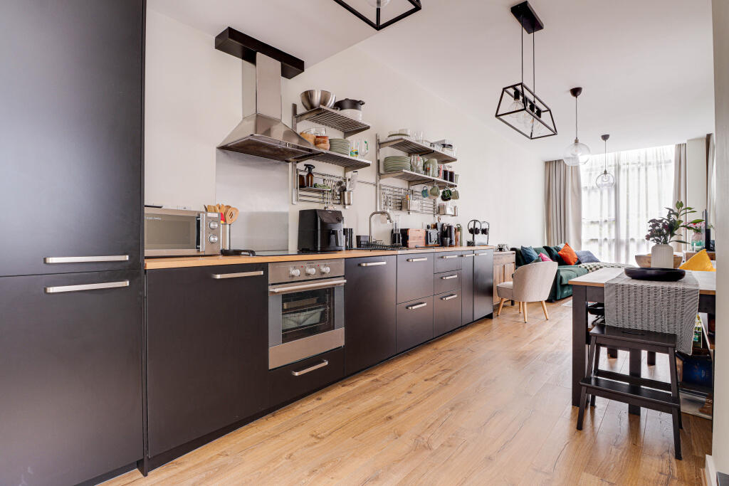 Main image of property: Aslin Court, Hatfield Road, St Albans, AL1