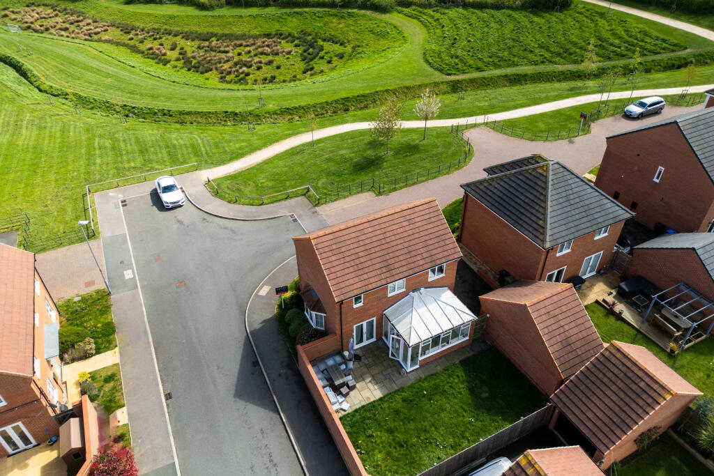 Main image of property: 74 Robin Drive, Kibworth, LE8 0XS