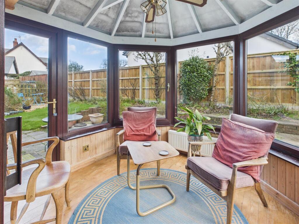 Milton Meadows, Milton, Tenby - Meira