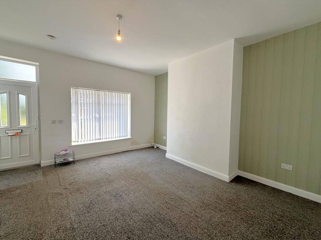Bradlaugh Terrace, Wibsey, Bradford, BD6 photo 3