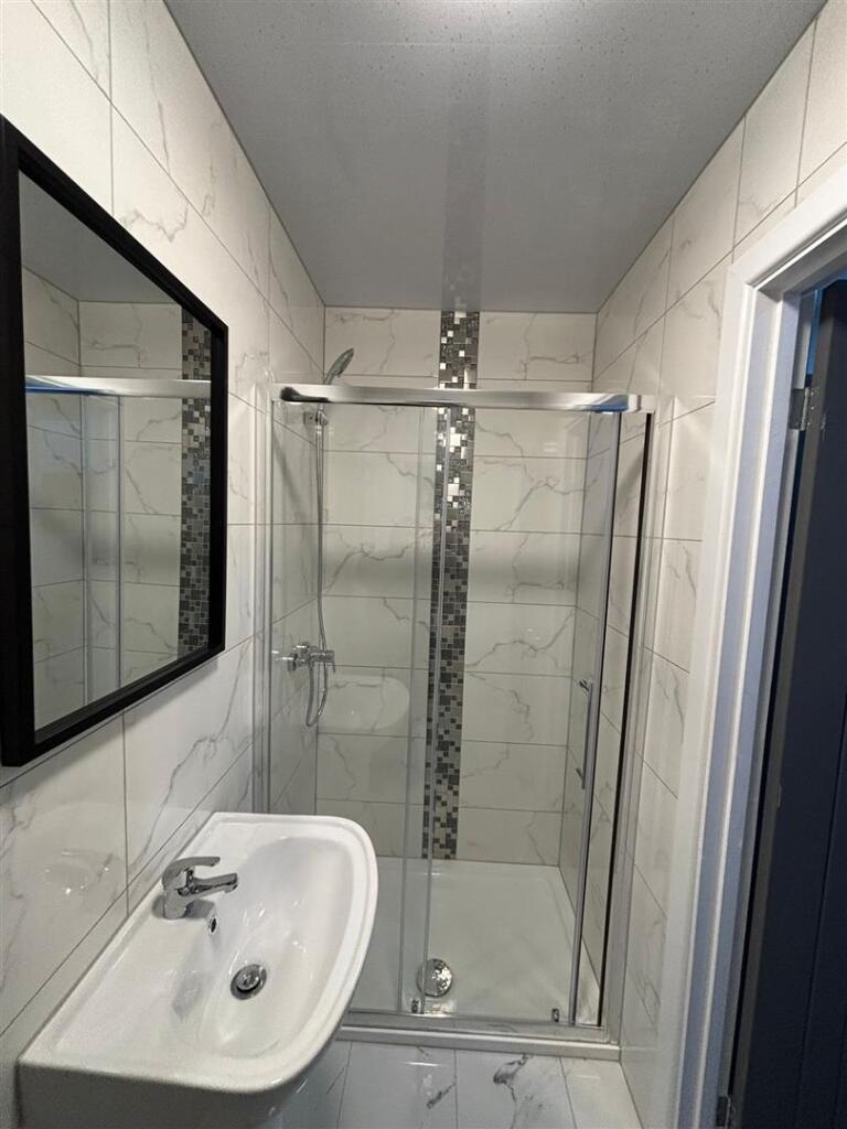 1 bedroom house share for rent