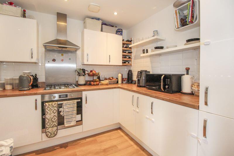 Bushy Dene Road, Botley, SO32 photo 2