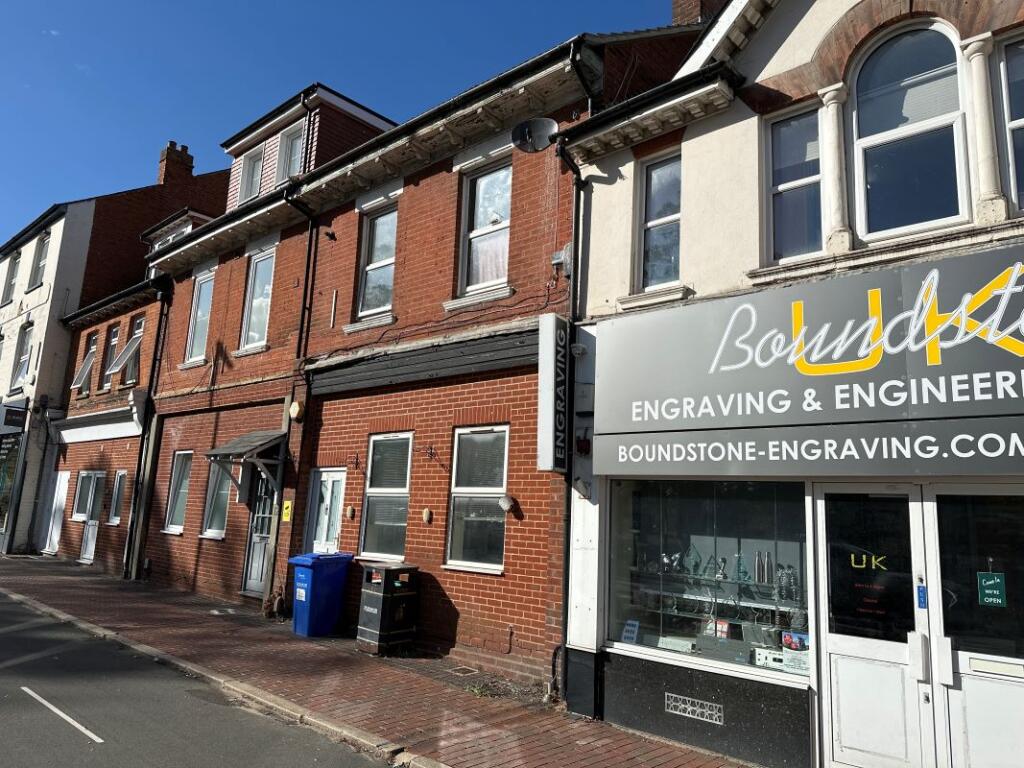 Main image of property: Flat C, 125 Lynchford Road, Farnborough, Hampshire, GU14 6ET