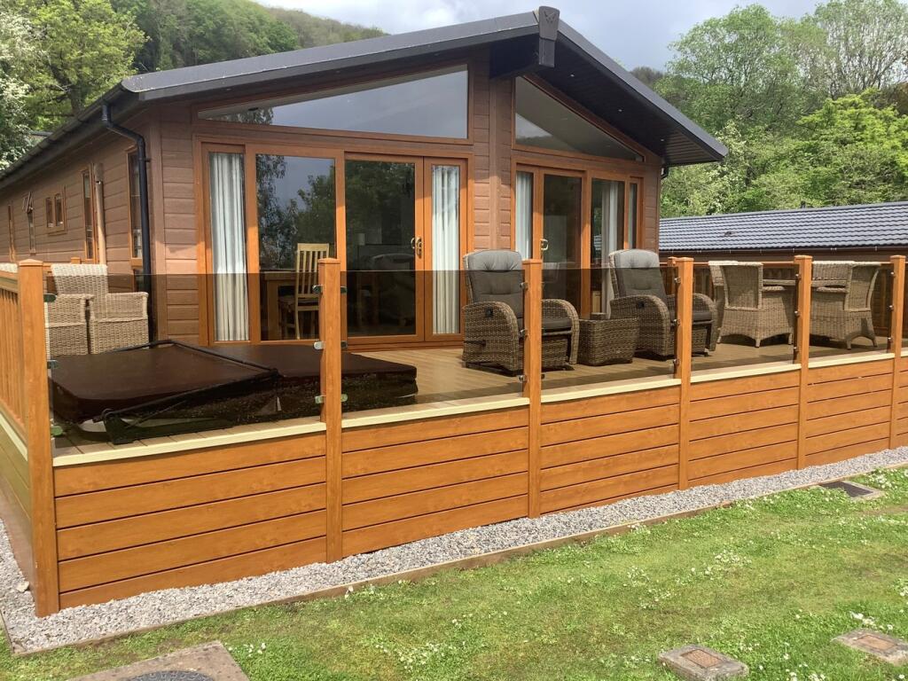 3-bed caravan on Westhay Moor, Cheddar Woods Axbridge Road, BS27, £160,000