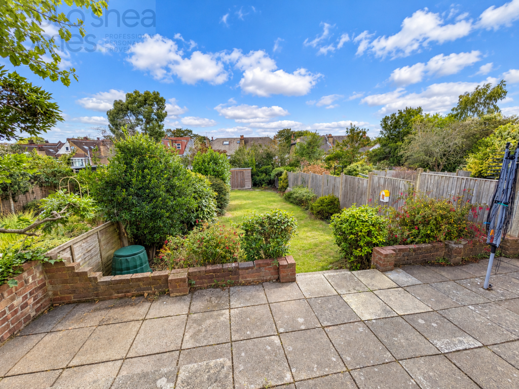House in Croydon - More