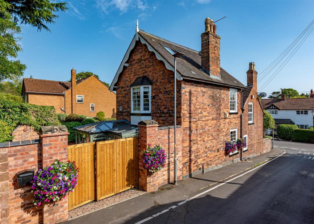 Main image of property: Cedar Cottage, 31 The Avenue, Penn, Wolverhampton