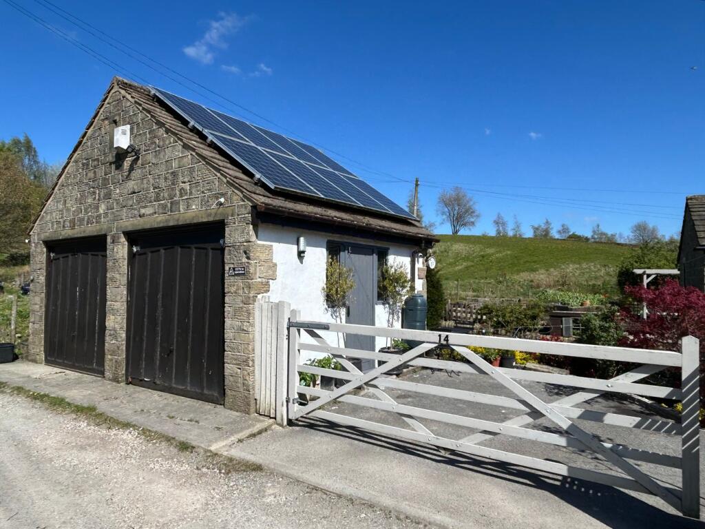 House in Bradford, Keighley - More