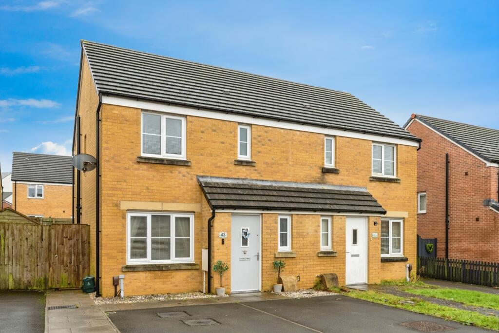 Main image of property: Heol Y Pibydd, Gorseinon, Swansea, SA4