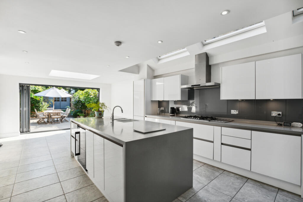 House in London - View 3