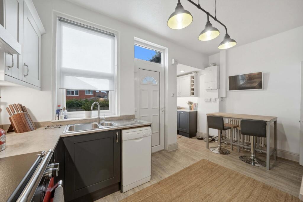 Hookstone Avenue, Harrogate, North Yorkshire, HG2 photo 4