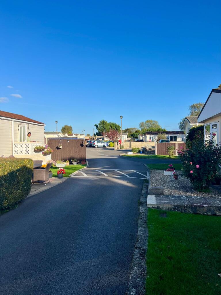 Meysey Hampton, Cirencester, GL7 5LL photo 3