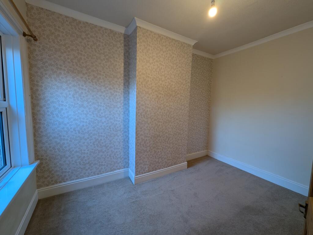 House in Birmingham, Cotteridge - More