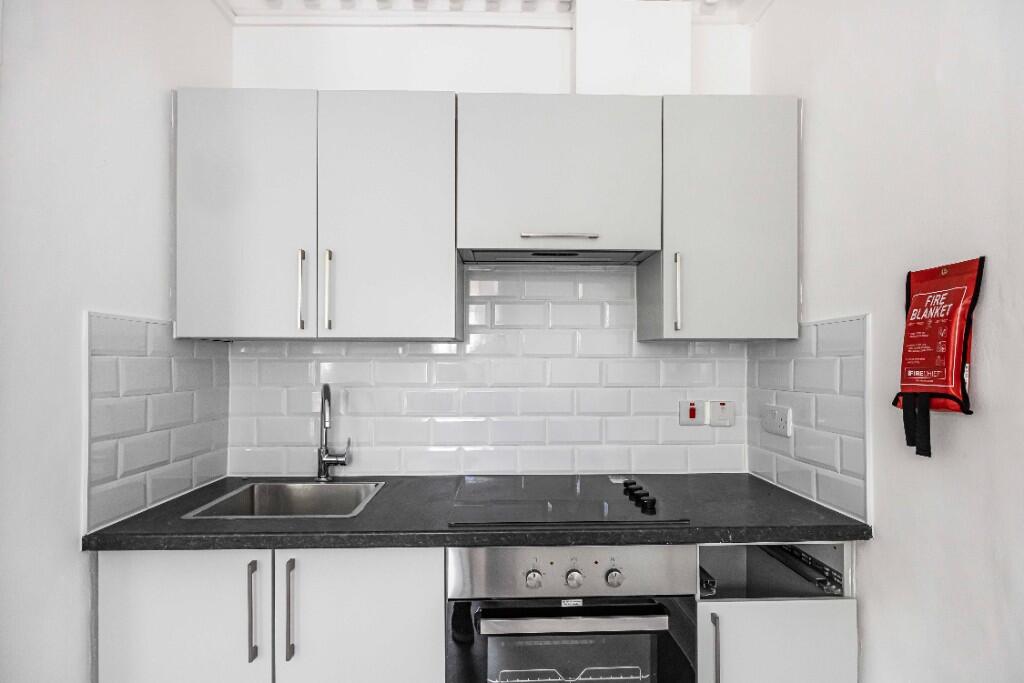 Apartment in London - View 3