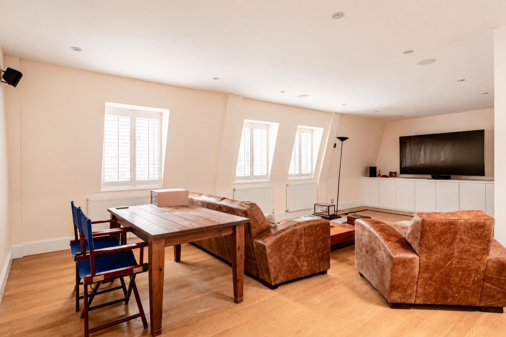 Apartment in London - View 2