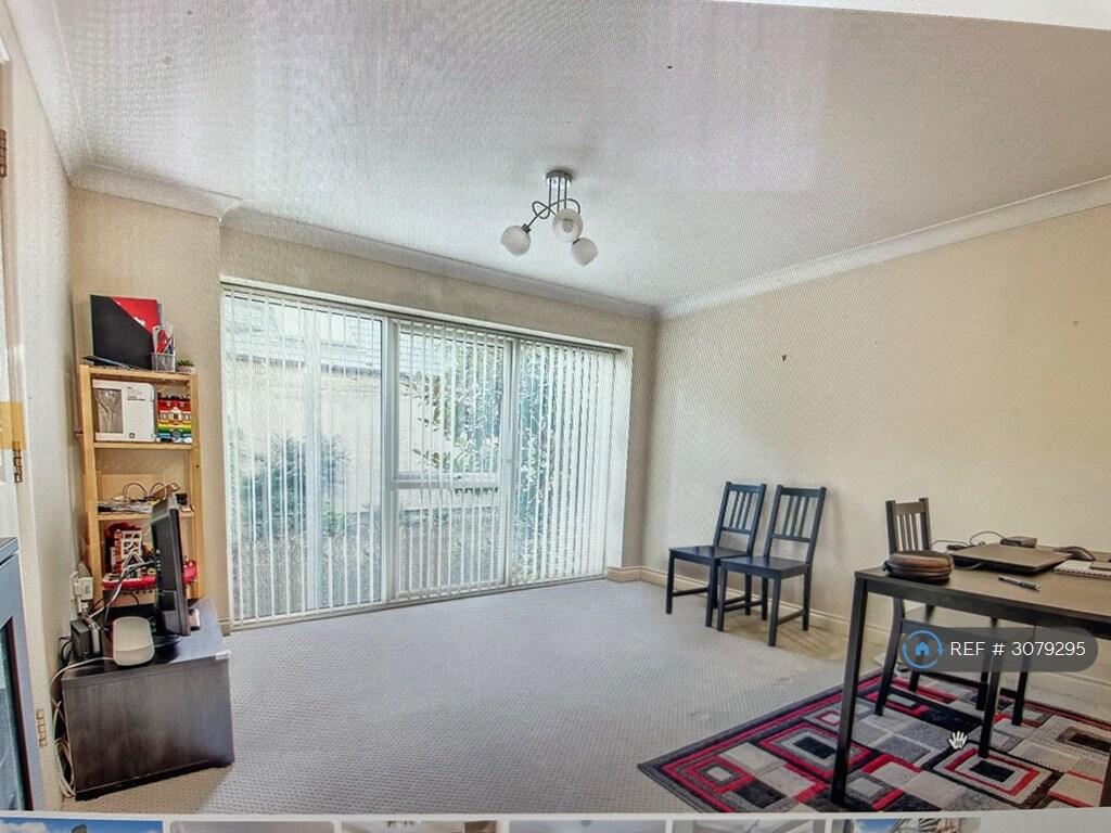 Apartment in Cambridge - View 3