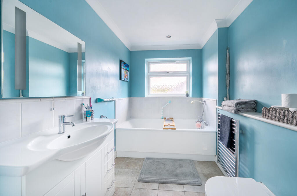 Apartment in Guildford - More