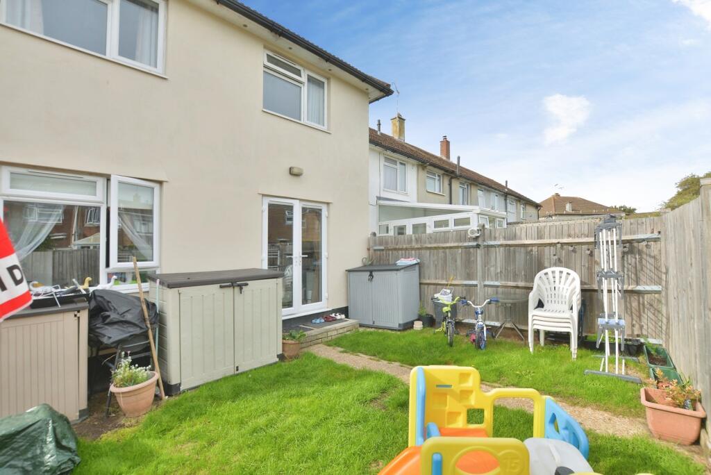 Apartment in Ashford, Kent - View 3