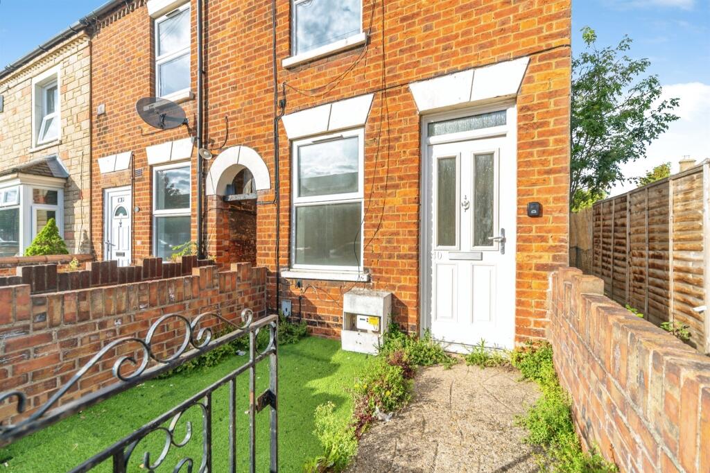 House in Milton Keynes, Bedford - View 3