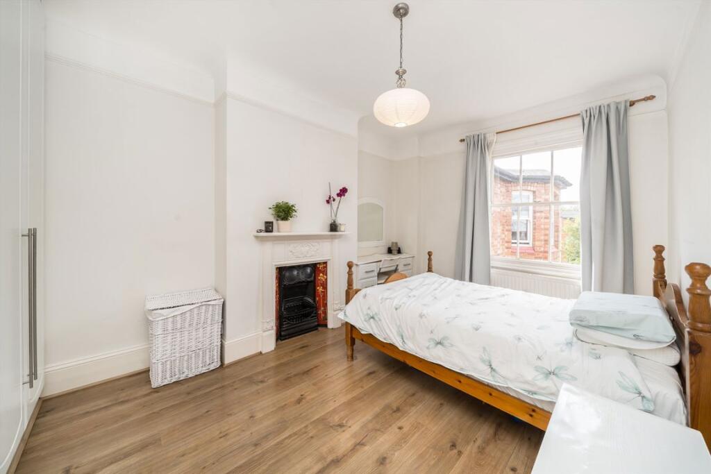 Apartment in London - View 5