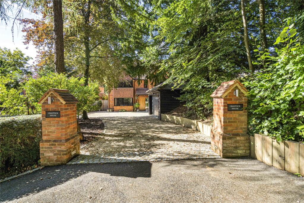 Main image of property: Kingswood Road, Penn and Tylers Green, High Wycombe, Buckinghamshire, HP10
