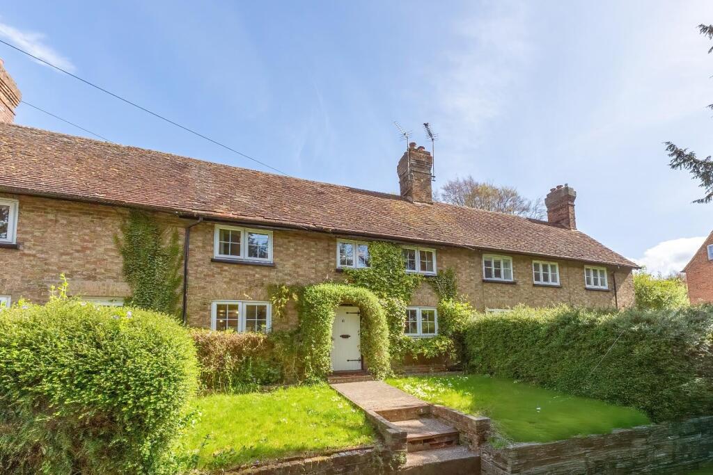 2-bed house on Vicarage Lane, Ivinghoe, £425,000