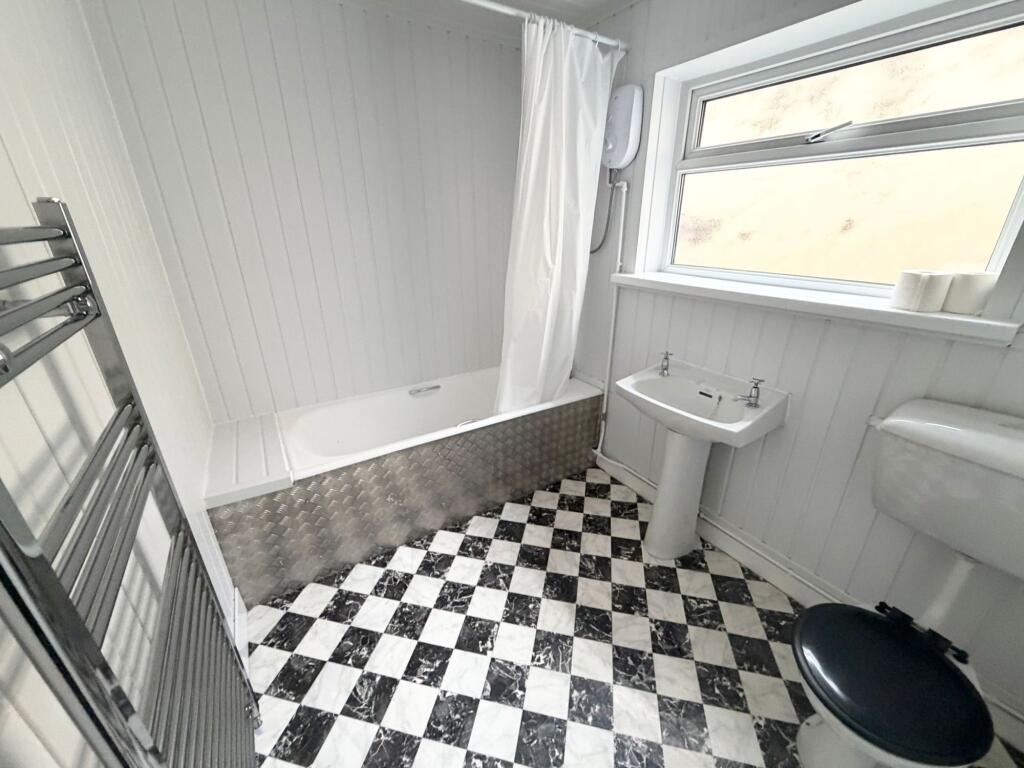 House in Lancaster - View 3