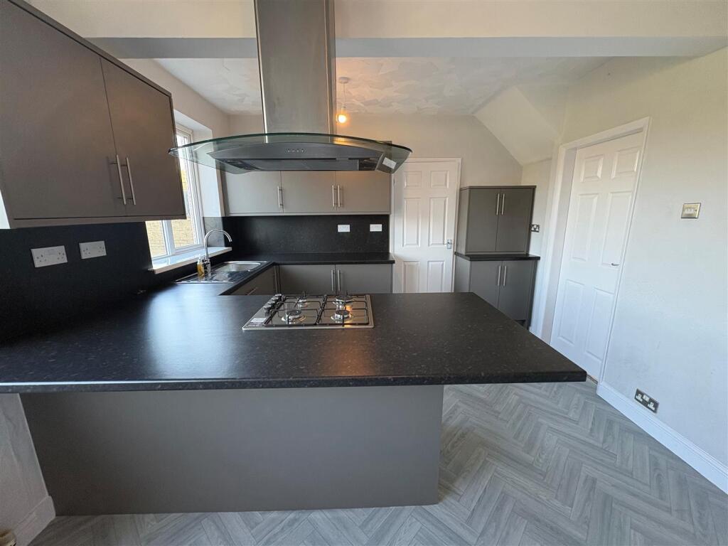 Additional image 10 of Greenton Crescent, Queensbury