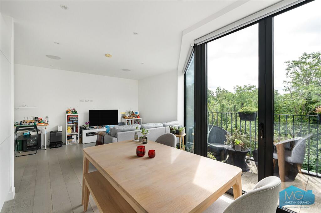 Pinnacle Close, London, N10 - View 2