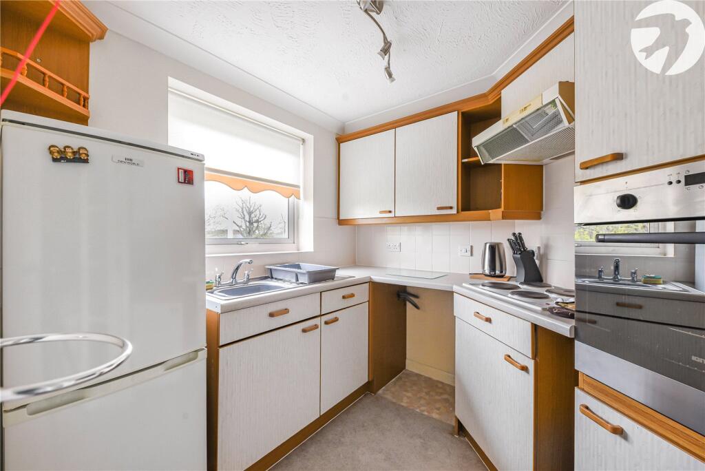 Apartment in Sevenoaks, Swanley - View 2