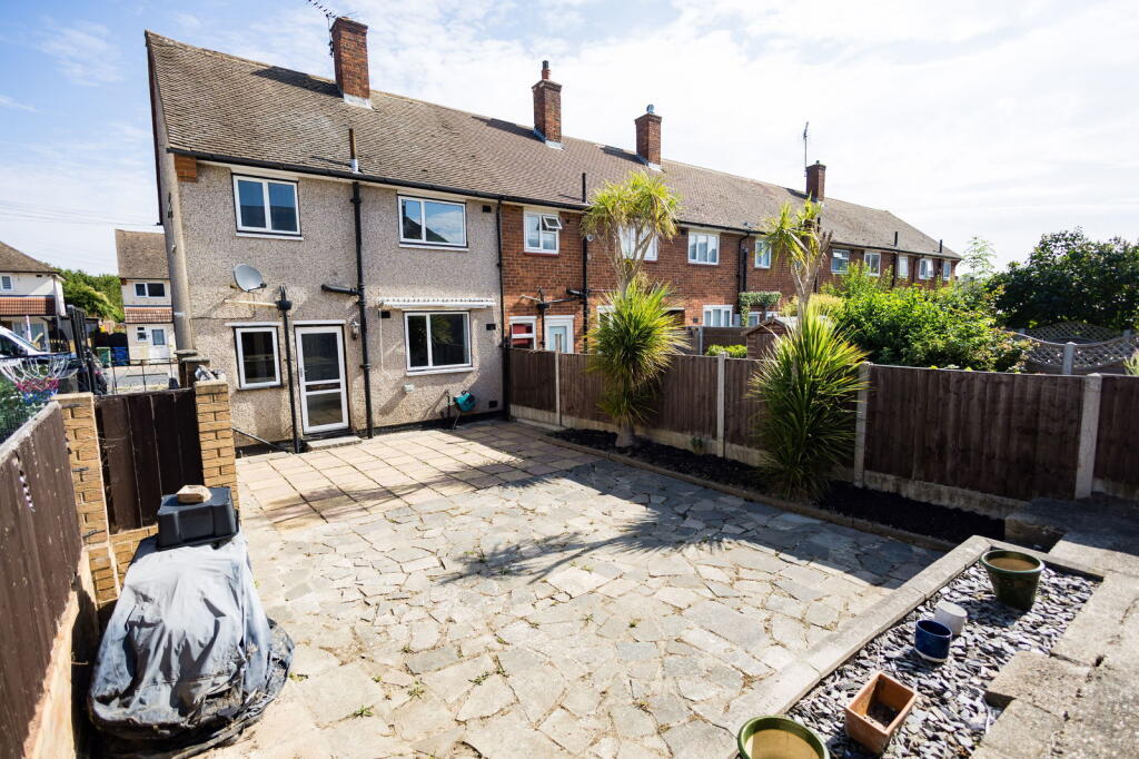 Main image of property: Usk Road, Aveley, South Ockendon, RM15 4PB