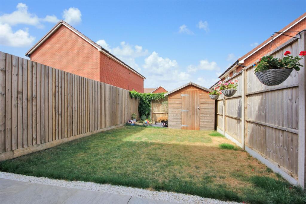 House in Wellingborough, Glenvale Park - View 4