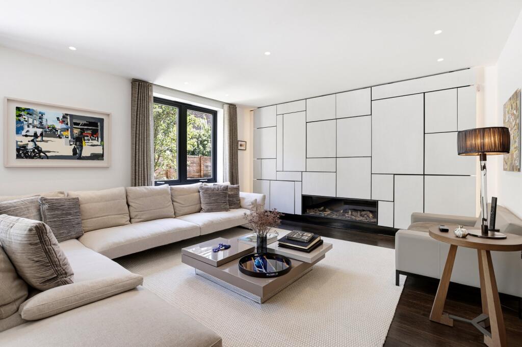House in London, Belsize Park - More