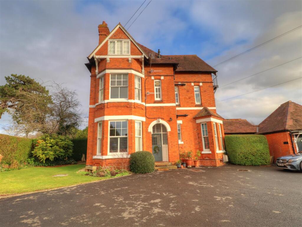 Main image of property: Rowley Crescent, Stratford-Upon-Avon