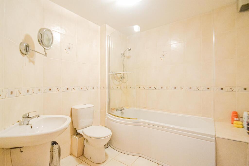 Apartment in Warrington - View 4