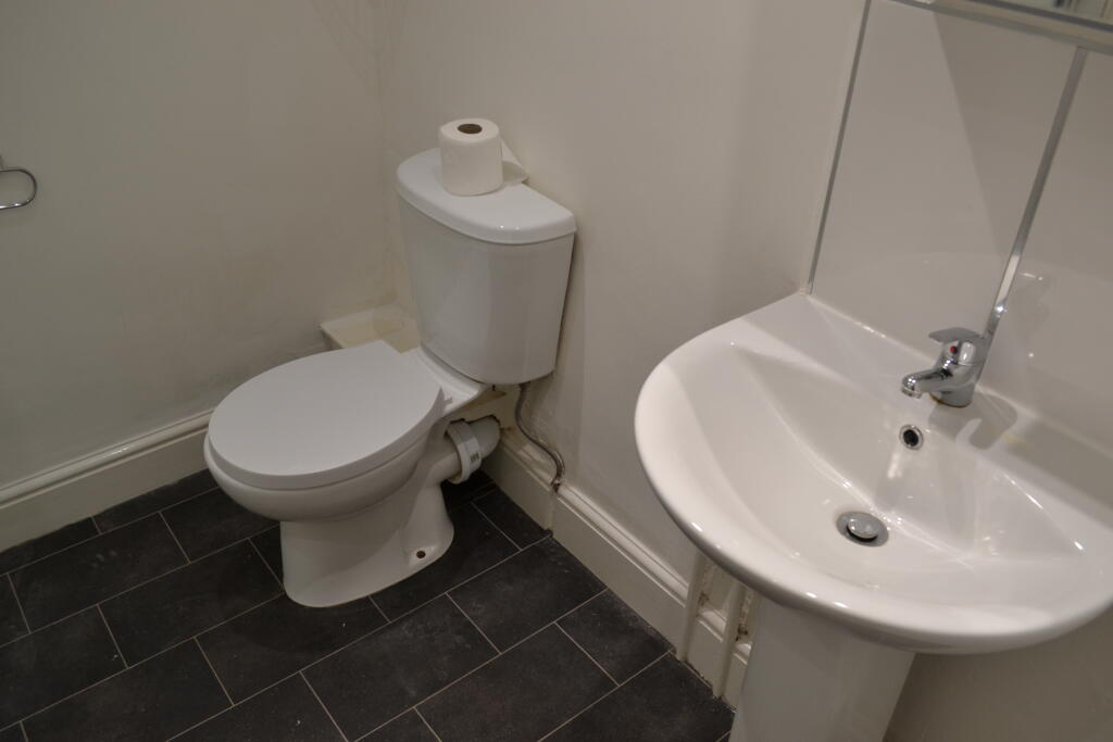 6 bedroom terraced house for rent