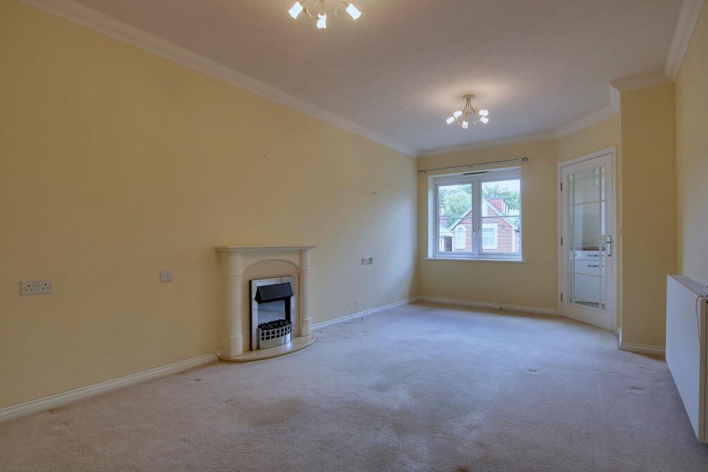 Apartment in Romsey, Tadburn - View 4
