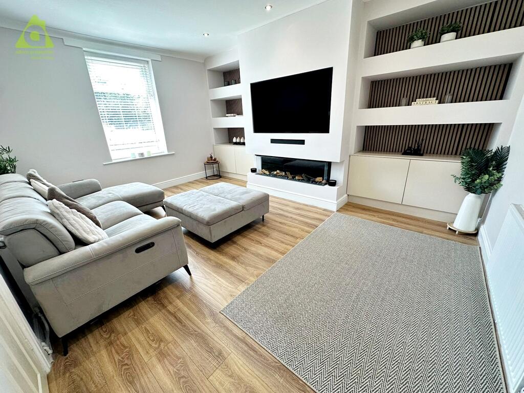 House in Bolton, Dobb Brow, Westhoughton - View 2