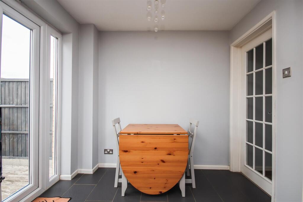 House in Higham Ferrers, North Northamptonshire - More