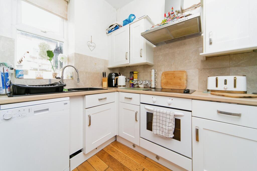 House in Wirral, Liverpool City Region - View 3