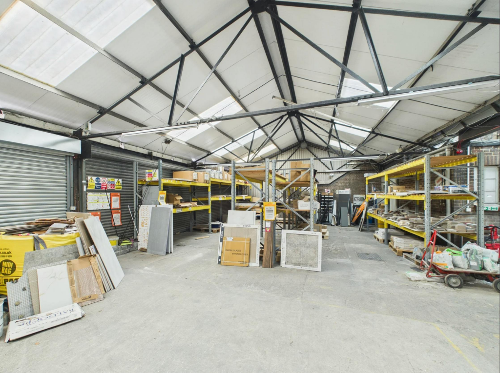 Warehouse-i.png