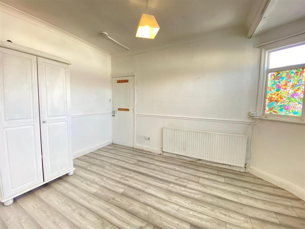 House in London - View 5